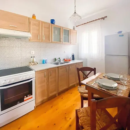 Dina's Flowers - Alonnisos Summer Havens * Patitiri