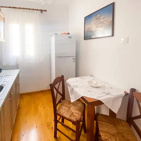 Dina's Flowers - Alonnisos Summer Havens