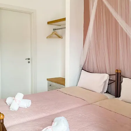 Dina's Flowers - Alonnisos Summer Havens