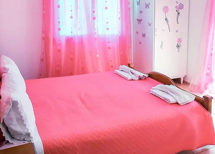 Dina's Flowers - Alonnisos Summer Havens Apartment