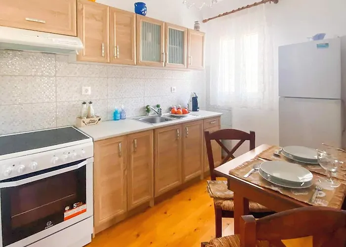 Dina's Flowers - Alonnisos Summer Havens * Patitiri (Alonnisos)