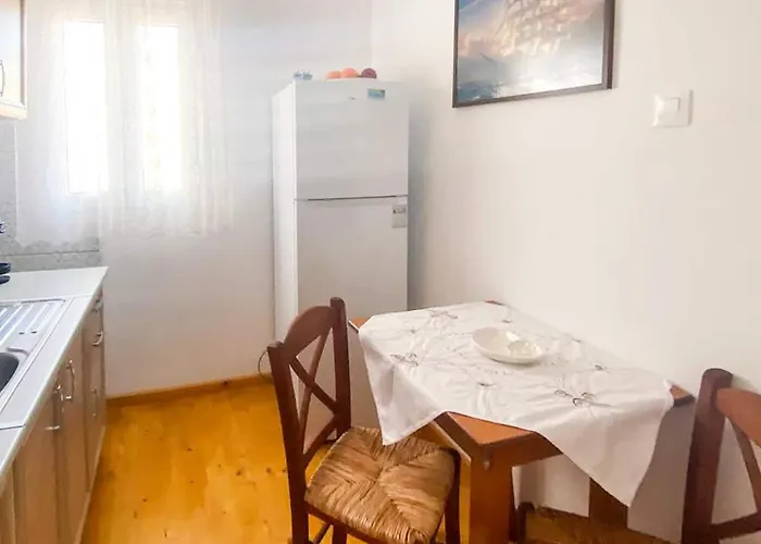 Dina's Flowers - Alonnisos Summer Havens